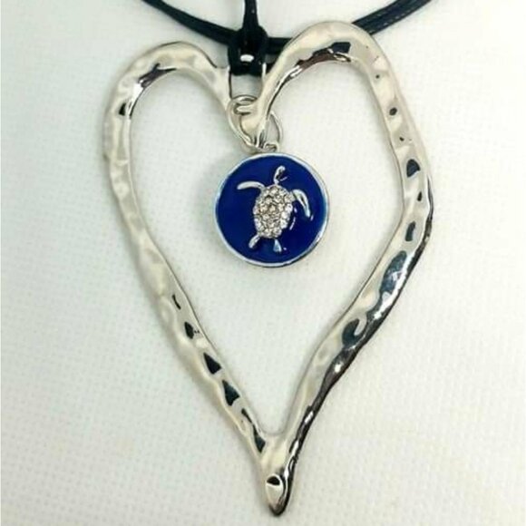 Turtle Heart Necklace - Picture 1 of 3